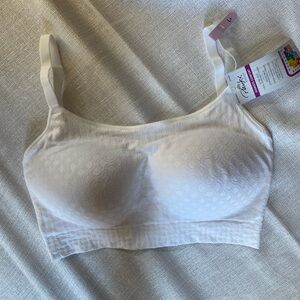 Seamless wirefree comfort bra